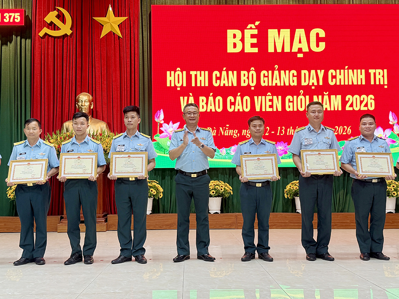 Sư đo&agrave;n 375 tổ chức Hội thi c&aacute;n bộ giảng dạy ch&iacute;nh trị v&agrave; b&aacute;o c&aacute;o vi&ecirc;n giỏi năm 2026