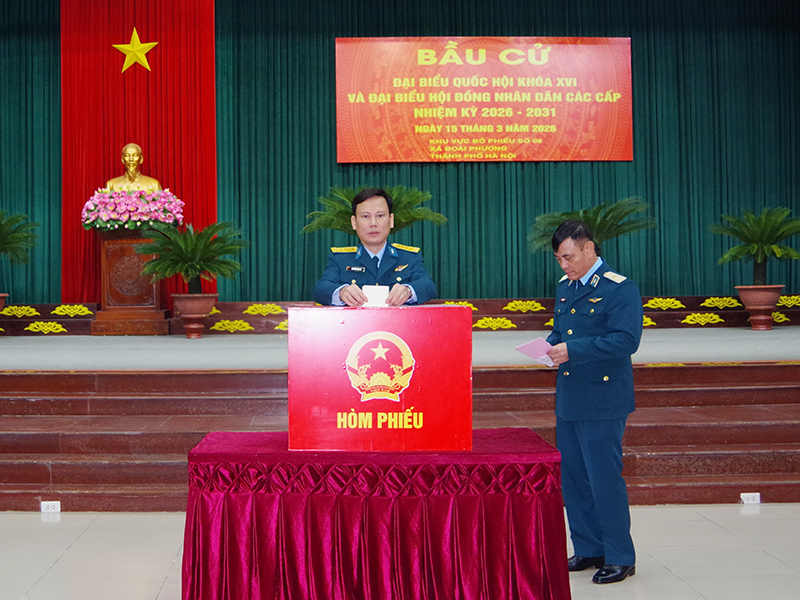 Cử tri Quân chủng Phòng không - Không quân tham gia bầu cử đại biểu Quốc hội khóa XVI và đại biểu Hội đồng nhân dân các cấp nhiệm kỳ 2026-2031