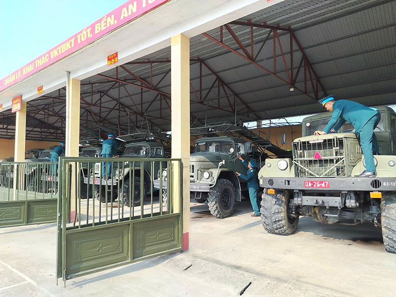 Sức trẻ xung k&iacute;ch tr&ecirc;n trận địa t&ecirc;n lửa Trung đo&agrave;n 213