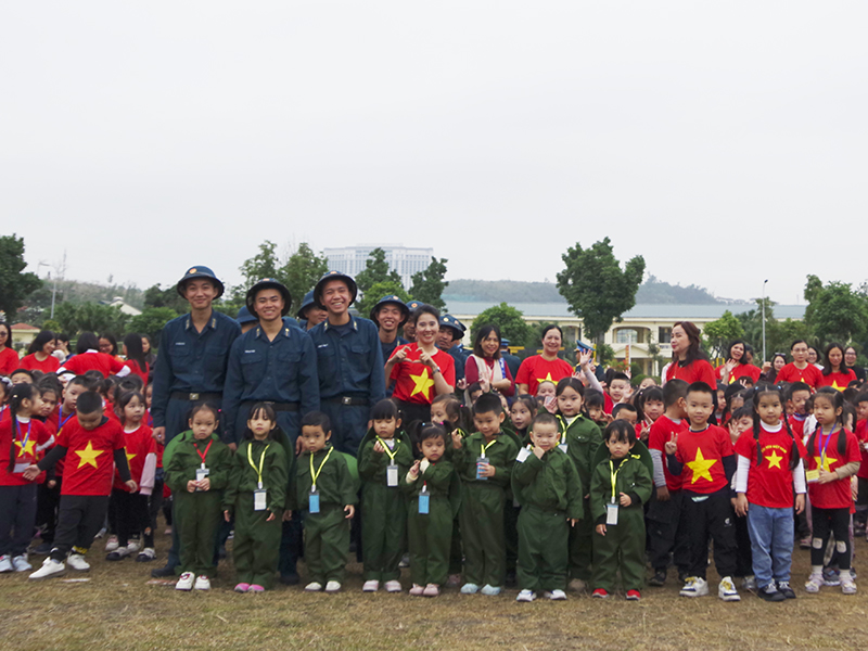 Sức trẻ xung k&iacute;ch tr&ecirc;n trận địa t&ecirc;n lửa Trung đo&agrave;n 213