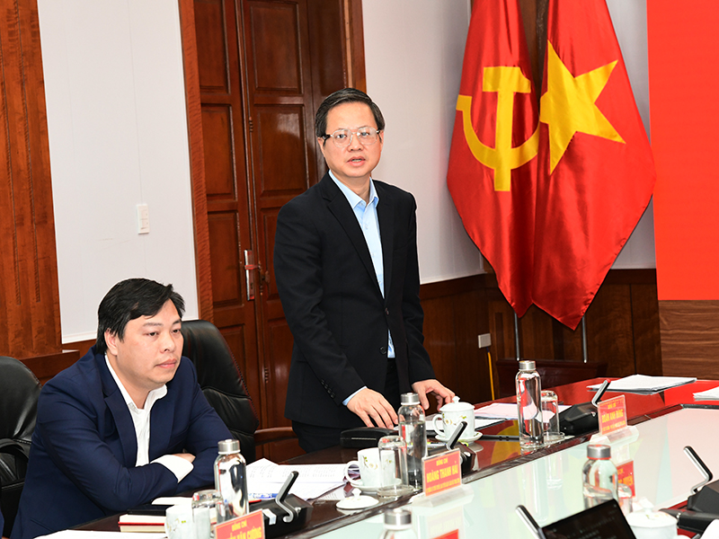 Đo&agrave;n Kiểm tra, gi&aacute;m s&aacute;t số 12 của Bộ Ch&iacute;nh trị l&agrave;m việc với Ban Thường vụ Đảng ủy Qu&acirc;n chủng Ph&ograve;ng kh&ocirc;ng-Kh&ocirc;ng qu&acirc;n