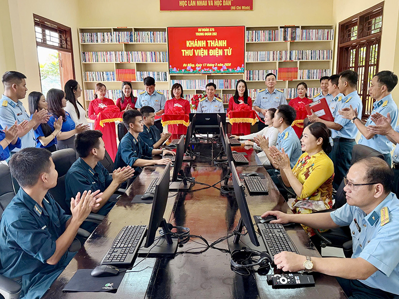 Sư đo&agrave;n 375 s&ocirc;i nổi tổ chức c&aacute;c hoạt động  hưởng ứng Ng&agrave;y S&aacute;ch v&agrave; Văn h&oacute;a đọc Việt Nam năm 2026