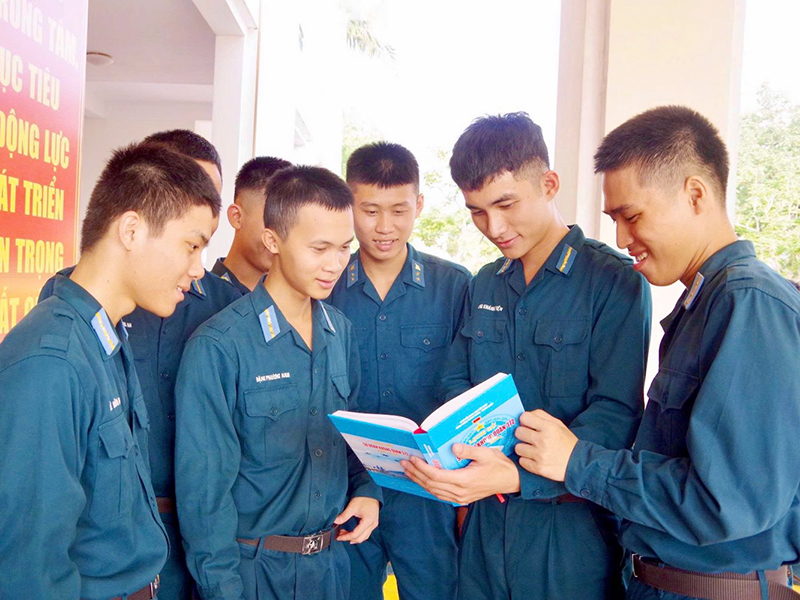 Sư đo&agrave;n 372 hưởng ứng Ng&agrave;y s&aacute;ch v&agrave; văn h&oacute;a đọc Việt Nam năm 2026