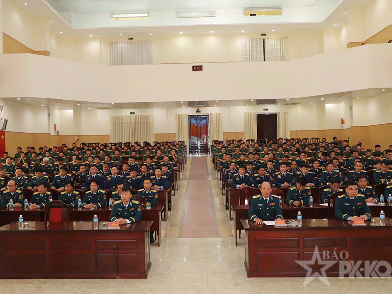 Trường Sĩ quan Kh&ocirc;ng qu&acirc;n tổ chức Lễ tốt nghiệp cho học vi&ecirc;n Cao đẳng Kỹ thuật h&agrave;ng kh&ocirc;ng L&agrave;o v&agrave; Campuchia