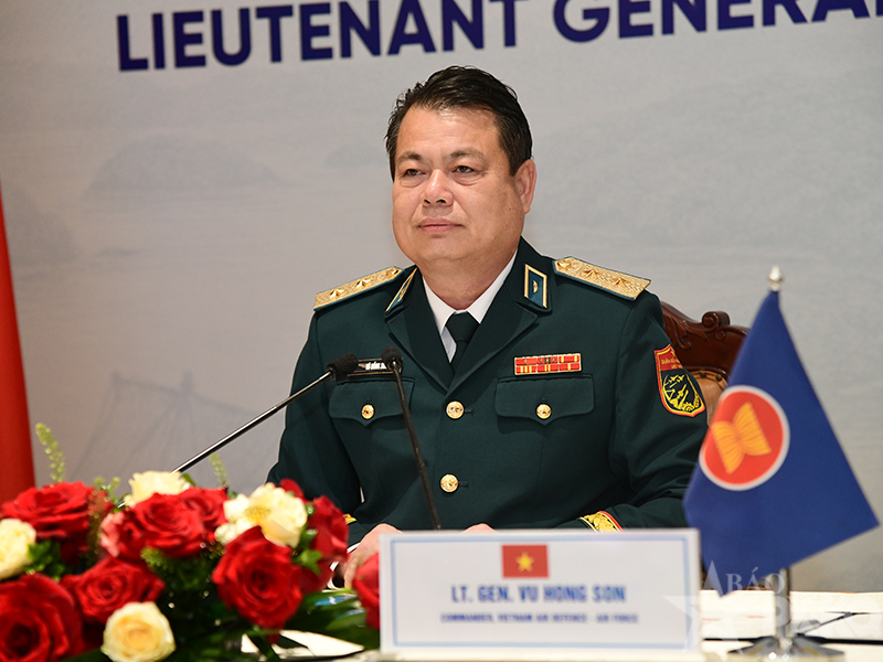 Trung tướng Vũ Hồng Sơn - Tư lệnh Qu&acirc;n chủng Ph&ograve;ng kh&ocirc;ng-Kh&ocirc;ng qu&acirc;n tham gia Hội nghị Tư lệnh Kh&ocirc;ng qu&acirc;n ASEAN (AACC) lần thứ 23