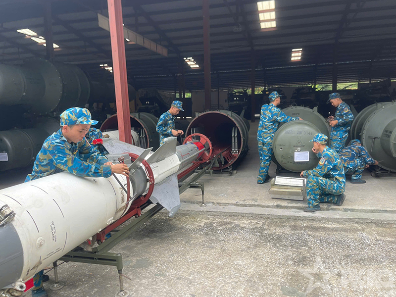 Tiểu đo&agrave;n 155 bảo đảm tốt đạn t&ecirc;n lửa