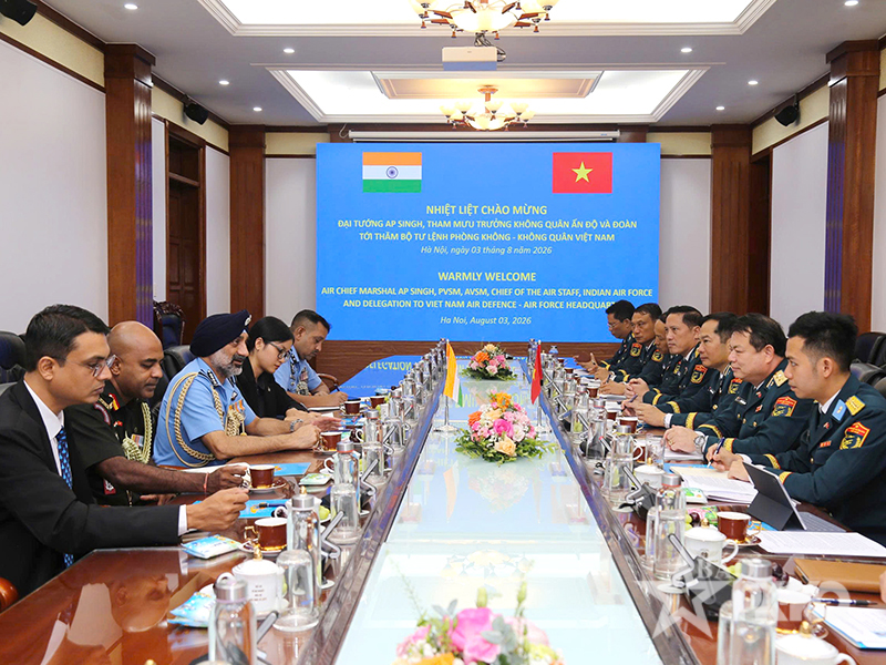 Tham mưu trưởng Kh&ocirc;ng qu&acirc;n Ấn Độ thăm Bộ Tư lệnh Qu&acirc;n chủng Ph&ograve;ng kh&ocirc;ng-Kh&ocirc;ng qu&acirc;n