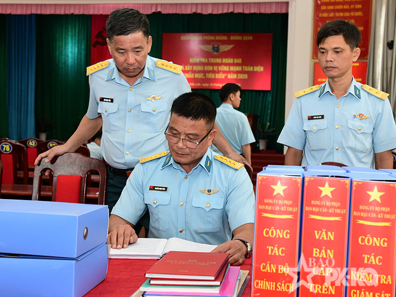Quân chủng PK-KQ kiểm tra kết quả xây dựng đơn vị vững mạnh toàn diện “mẫu mực, tiêu biểu” năm 2026 tại Trung đoàn 940