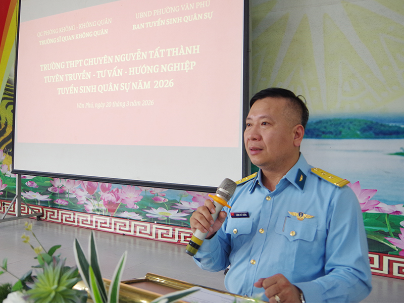 Trường Sĩ quan Kh&ocirc;ng qu&acirc;n tổ chức tư vấn tuyển sinh qu&acirc;n sự tại tỉnh L&agrave;o Cai