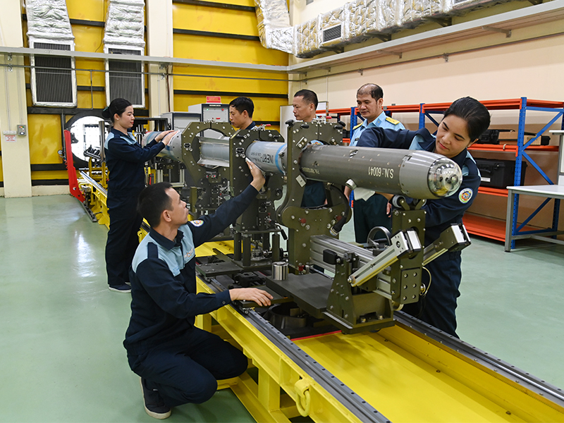 Nâng cao năng lực sửa chữa khí tài tên lửa ở Nhà máy A31