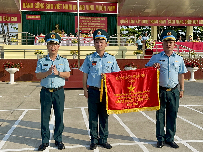 C&aacute;c đơn vị trong Qu&acirc;n chủng Ph&ograve;ng kh&ocirc;ng - Kh&ocirc;ng qu&acirc;n tổ chức Lễ ra qu&acirc;n huấn luyện năm 2026