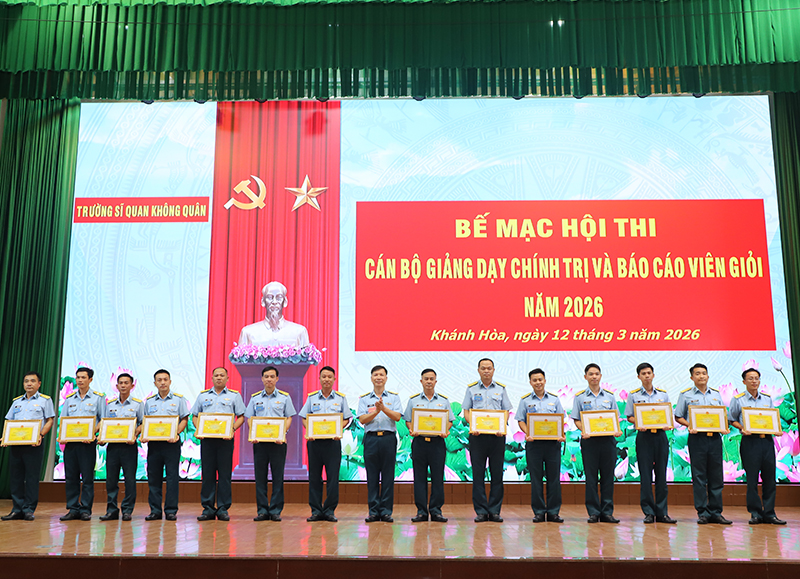 Trường Sĩ quan Kh&ocirc;ng qu&acirc;n tổ chức Hội thi c&aacute;n bộ giảng dạy ch&iacute;nh trị v&agrave; b&aacute;o c&aacute;o vi&ecirc;n giỏi năm 2026