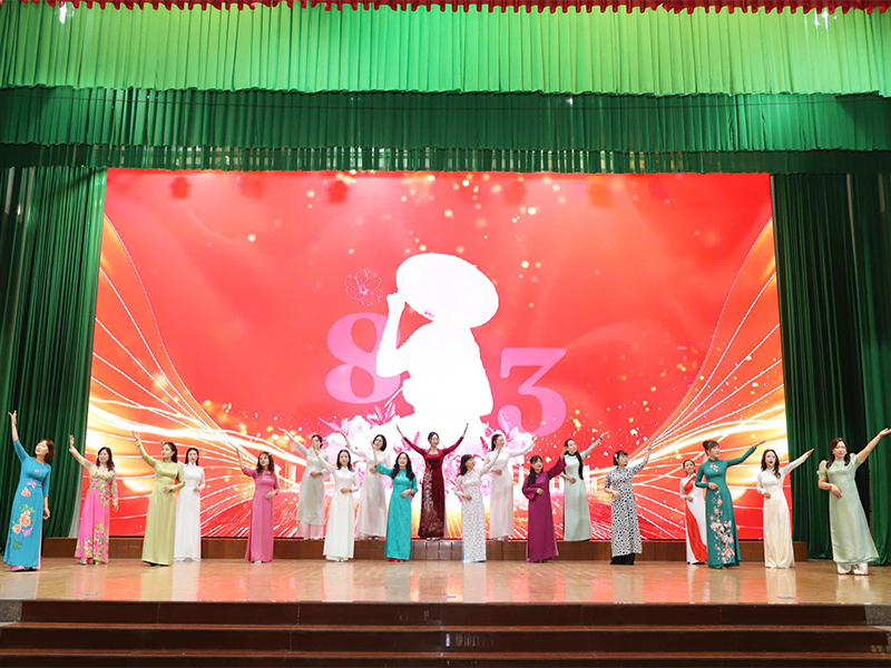 Giao lưu “Phụ nữ Quân đội vươn mình trong kỷ nguyên mới”