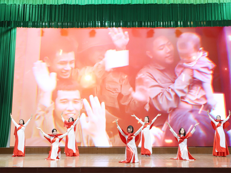 Giao lưu “Phụ nữ Quân đội vươn mình trong kỷ nguyên mới”