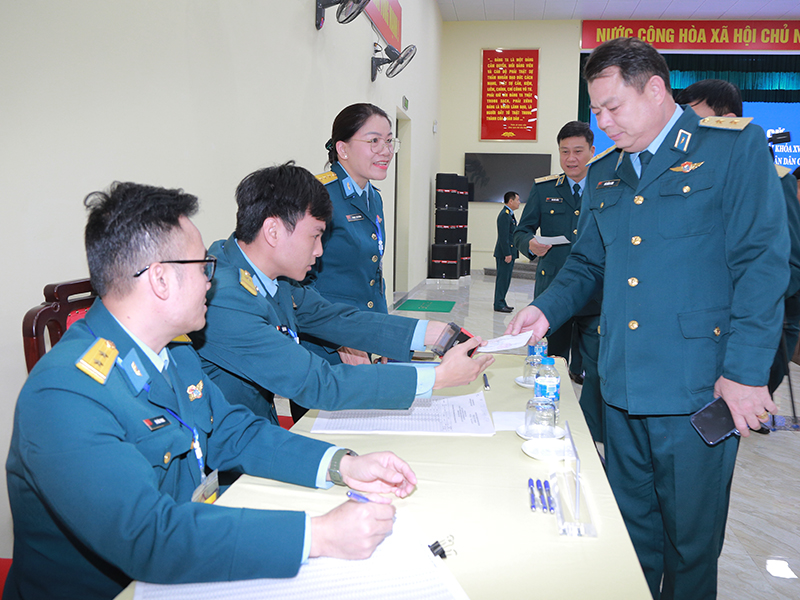 Cử tri Qu&acirc;n chủng Ph&ograve;ng kh&ocirc;ng - Kh&ocirc;ng qu&acirc;n tham gia bầu cử đại biểu Quốc hội kh&oacute;a XVI v&agrave; đại biểu Hội đồng nh&acirc;n d&acirc;n c&aacute;c cấp nhiệm kỳ 2026-2031