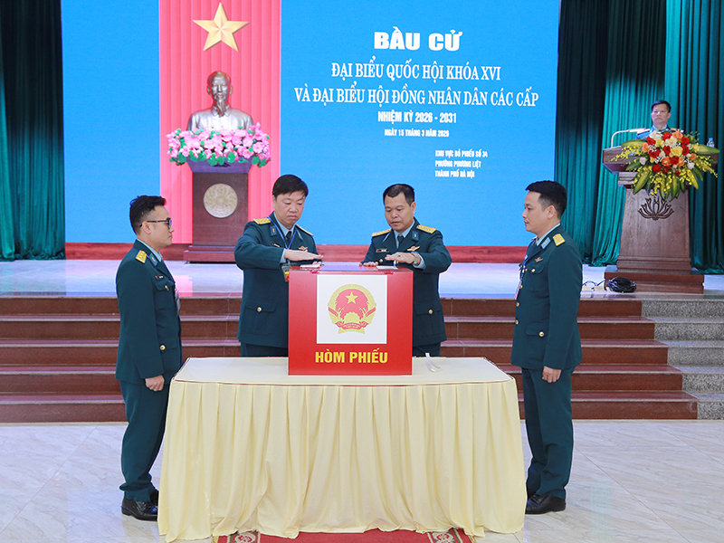 Cử tri Quân chủng Phòng không - Không quân tham gia bầu cử đại biểu Quốc hội khóa XVI và đại biểu Hội đồng nhân dân các cấp nhiệm kỳ 2026-2031