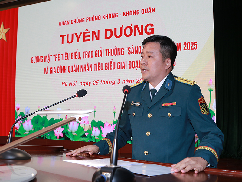 Qu&acirc;n chủng Ph&ograve;ng kh&ocirc;ng-Kh&ocirc;ng qu&acirc;n Tuy&ecirc;n dương Gương mặt trẻ ti&ecirc;u biểu, trao Giải thưởng &ldquo;S&aacute;ng tạo trẻ&rdquo; năm 2025; biểu dương gia đ&igrave;nh qu&acirc;n nh&acirc;n ti&ecirc;u biểu giai đoạn 2024-2026