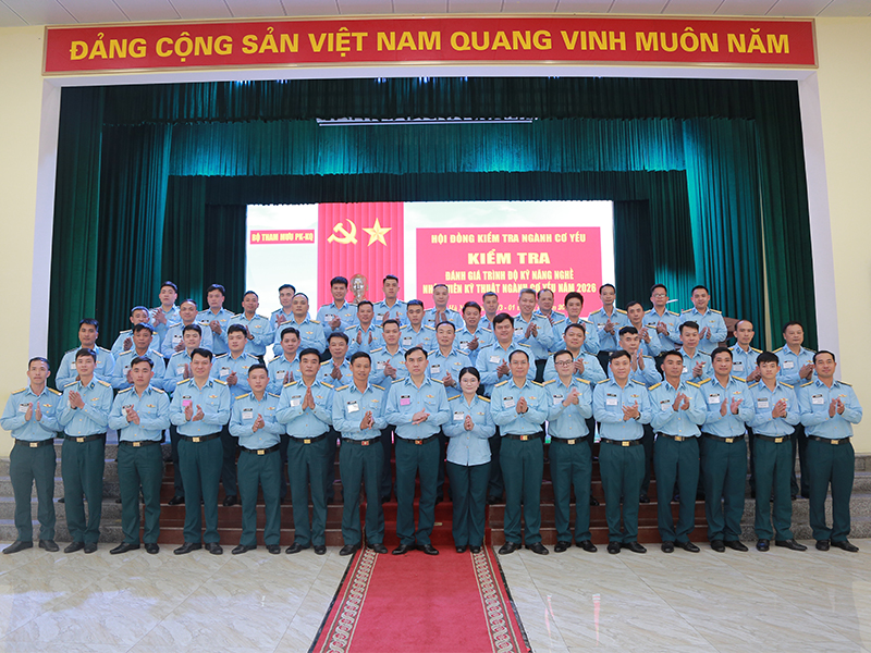 Bộ Tham mưu Qu&acirc;n chủng Ph&ograve;ng kh&ocirc;ng-Kh&ocirc;ng qu&acirc;n kiểm tra, đ&aacute;nh gi&aacute; tr&igrave;nh độ kỹ năng nghề ng&agrave;nh Cơ yếu năm 2026