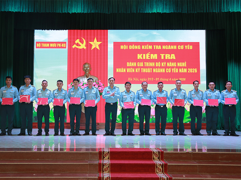 Bộ Tham mưu Qu&acirc;n chủng Ph&ograve;ng kh&ocirc;ng-Kh&ocirc;ng qu&acirc;n kiểm tra, đ&aacute;nh gi&aacute; tr&igrave;nh độ kỹ năng nghề ng&agrave;nh Cơ yếu năm 2026