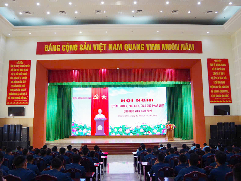 Trường Sĩ quan Không quân tổ chức tuyên truyền, phổ biến, giáo dục pháp luật cho học viên năm 2026