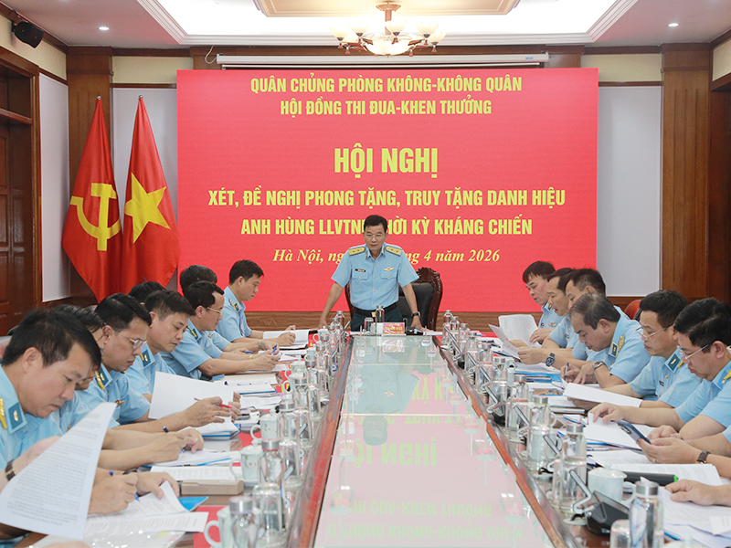 Hội đồng Thi đua - Khen thưởng Qu&acirc;n chủng PK-KQ họp x&eacute;t, đề nghị phong tặng, truy tặng danh hiệu Anh h&ugrave;ng LLVT Nh&acirc;n d&acirc;n thời kỳ kh&aacute;ng chiến