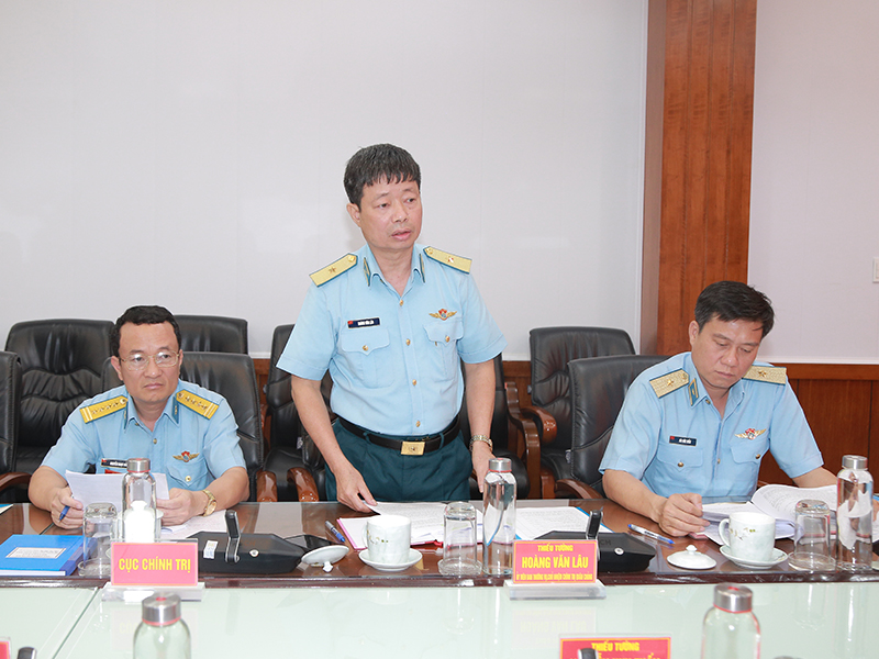 Hội đồng Thi đua - Khen thưởng Quân chủng PK-KQ họp xét, đề nghị phong tặng, truy tặng danh hiệu Anh hùng LLVT Nhân dân thời kỳ kháng chiến