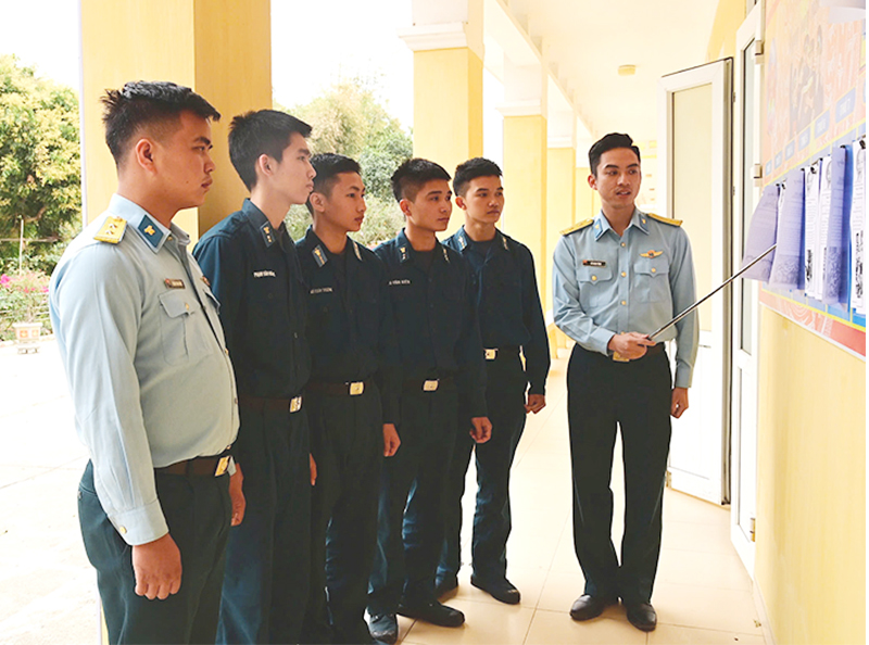 Trung đo&agrave;n 293 thi đua lập c&ocirc;ng mừng Ng&agrave;y truyền thống