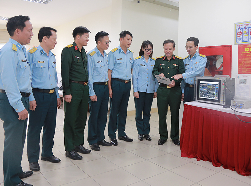 Ban Thanh niên Quân đội khảo sát kết quả Giải thưởng “Tuổi trẻ sáng tạo” trong Quân đội năm 2026 tại Viện Kỹ thuật PK-KQ