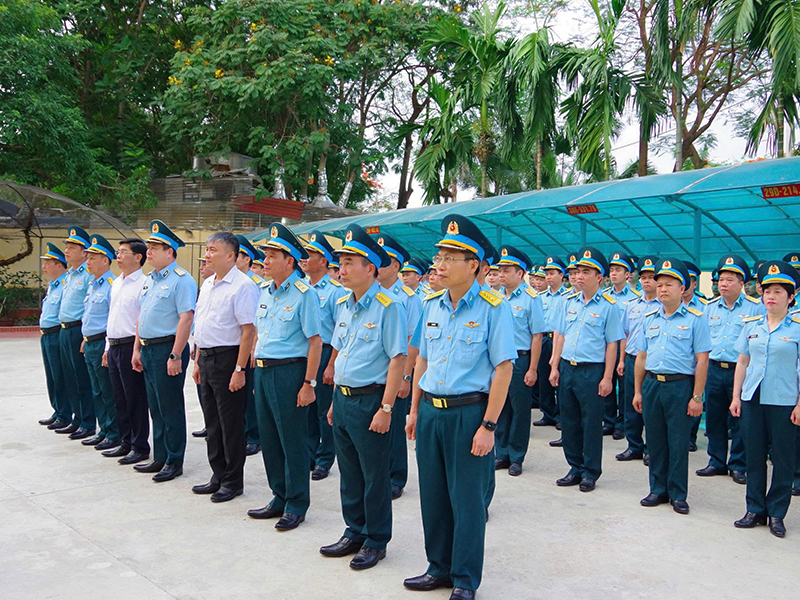 Lữ đo&agrave;n C&ocirc;ng binh 28 tổ chức Lễ kh&aacute;nh th&agrave;nh Nh&agrave; bia tưởng niệm liệt sĩ.