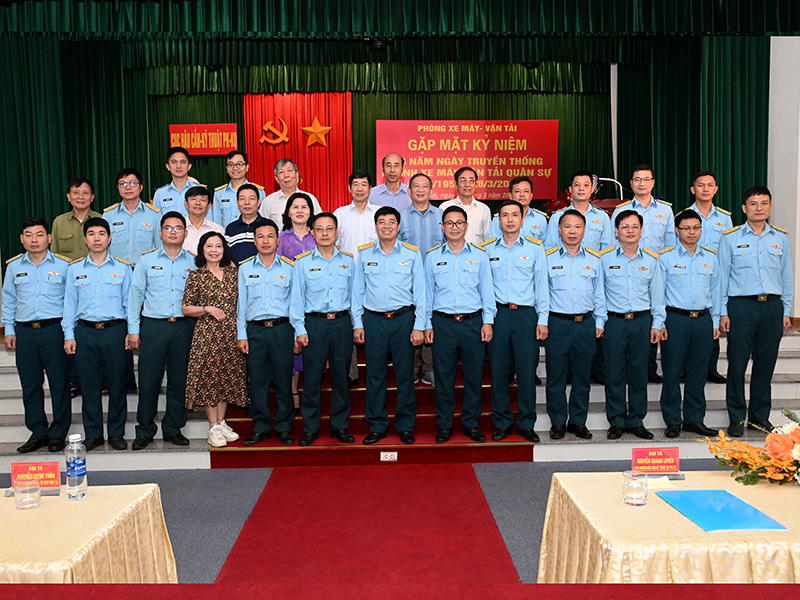 Ng&agrave;nh Xe m&aacute;y-Vận tải Qu&acirc;n chủng Ph&ograve;ng kh&ocirc;ng-Kh&ocirc;ng qu&acirc;n Gặp mặt kỷ niệm 75 năm Ng&agrave;y truyền thống Ng&agrave;nh Xe m&aacute;y-Vận tải qu&acirc;n sự