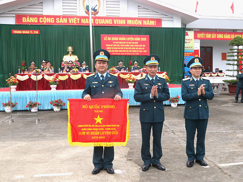 C&aacute;c đơn vị trong Qu&acirc;n chủng Ph&ograve;ng kh&ocirc;ng - Kh&ocirc;ng qu&acirc;n tổ chức Lễ ra qu&acirc;n huấn luyện năm 2026