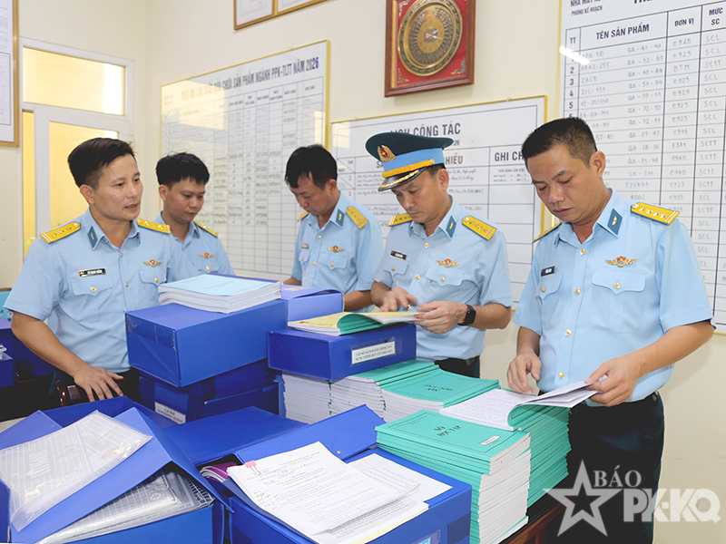 Qu&acirc;n chủng Ph&ograve;ng kh&ocirc;ng-Kh&ocirc;ng qu&acirc;n kiểm tra kết quả x&acirc;y dựng đơn vị vững mạnh to&agrave;n diện &ldquo;mẫu mực, ti&ecirc;u biểu&rdquo; năm 2026 tại Nh&agrave; m&aacute;y Z119 v&agrave; Nh&agrave; m&aacute;y A34