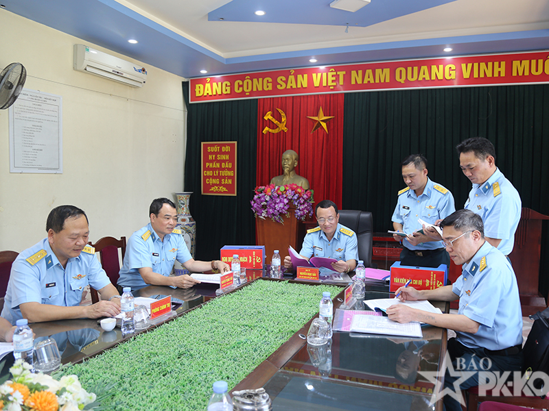 Qu&acirc;n chủng Ph&ograve;ng kh&ocirc;ng-Kh&ocirc;ng qu&acirc;n kiểm tra kết quả x&acirc;y dựng đơn vị vững mạnh to&agrave;n diện &ldquo;mẫu mực, ti&ecirc;u biểu&rdquo; năm 2026 tại Sư đo&agrave;n 363
