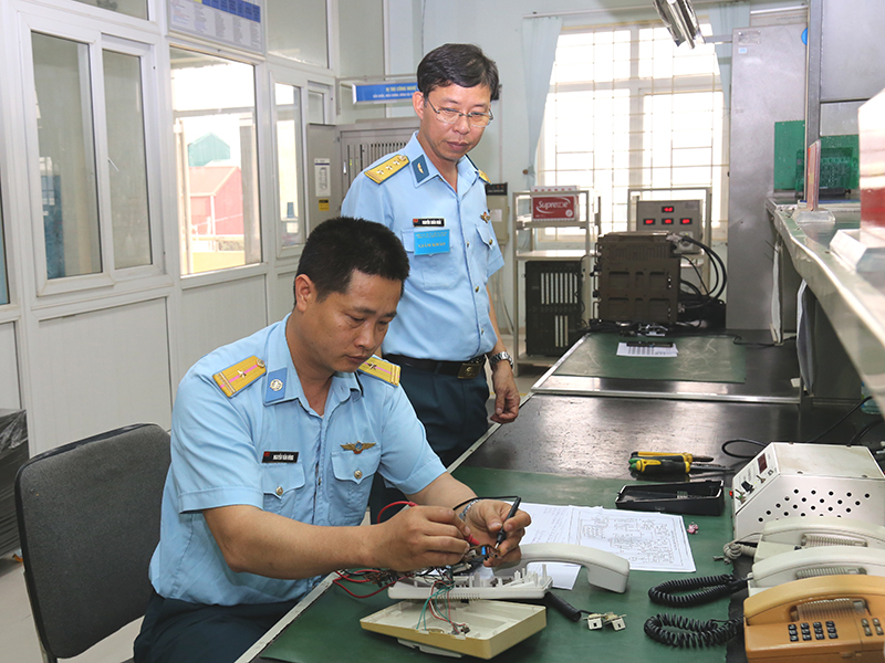 Kiểm tra trình độ kỹ năng nghề nhân viên kỹ thuật Thông tin bậc cao trong Quân chủng Phòng không-Không quân