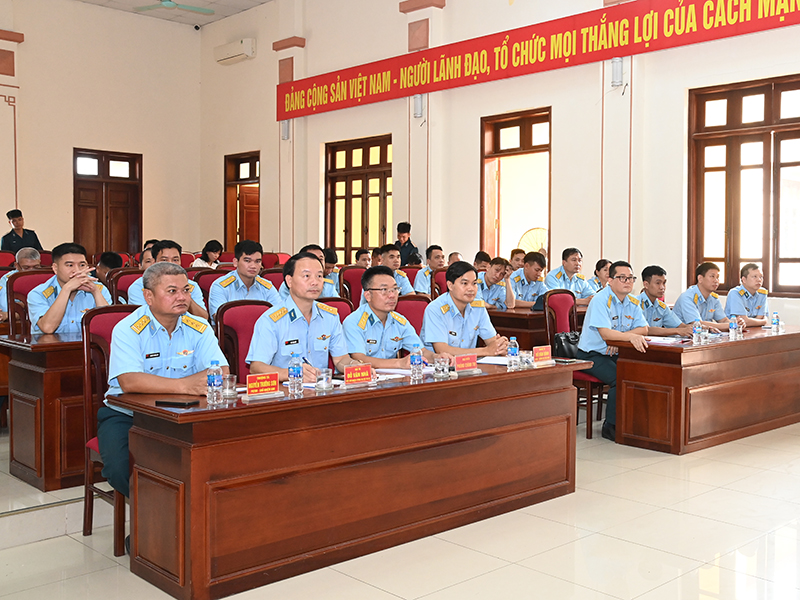 Đoàn cơ sở K332 toạ đàm về giáo dục, quản lý tư tưởng, xây dựng chính quy, quản lý kỷ luật, chấp hành pháp luật Nhà nước, kỷ luật Quân đội và bảo đảm an toàn trong các hoạt động