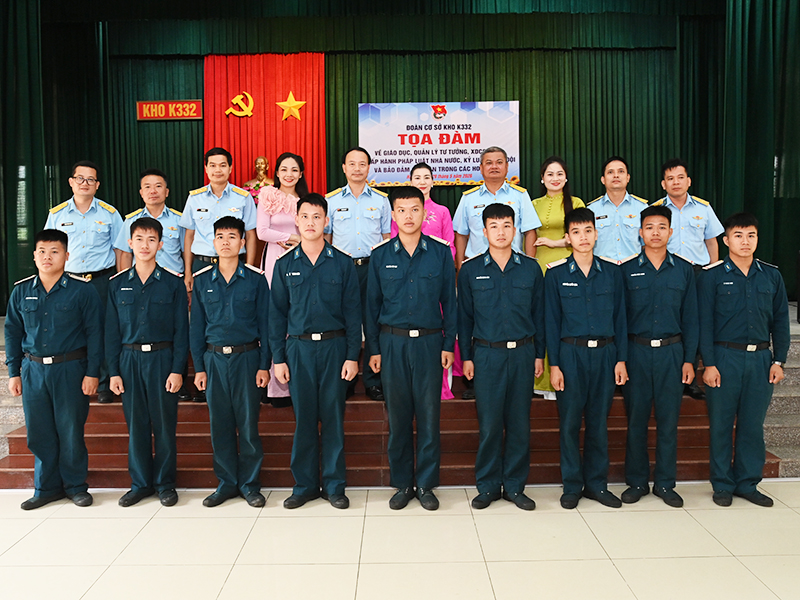 Đoàn cơ sở K332 toạ đàm về giáo dục, quản lý tư tưởng, xây dựng chính quy, quản lý kỷ luật, chấp hành pháp luật Nhà nước, kỷ luật Quân đội và bảo đảm an toàn trong các hoạt động