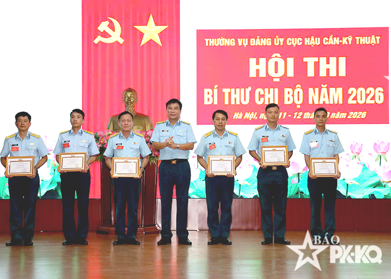 Bồi dưỡng n&acirc;ng cao tr&igrave;nh độ đội ngũ B&iacute; thư chi bộ ở Cục Hậu cần - Kỹ thuật