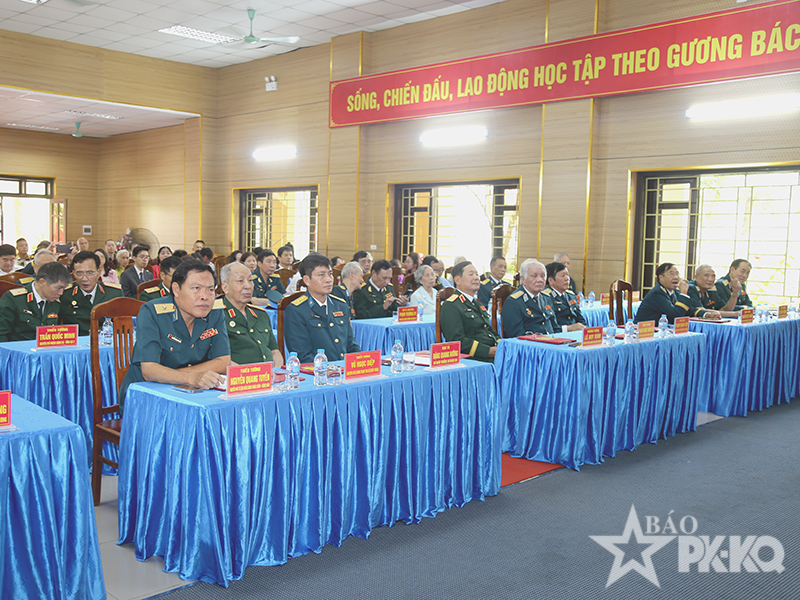 Trung đo&agrave;n 236 tổ chức Lễ trao tặng, truy tặng danh hiệu Anh h&ugrave;ng lực lượng vũ trang nh&acirc;n d&acirc;n cho 4 đồng ch&iacute;