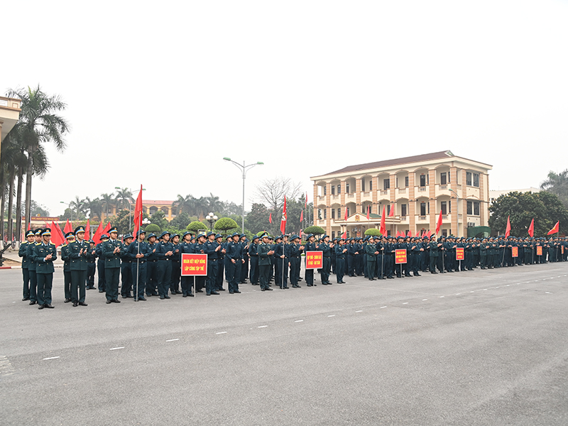 Lữ đo&agrave;n Th&ocirc;ng tin 26 khai mạc huấn luyện chiến sĩ mới năm 2026