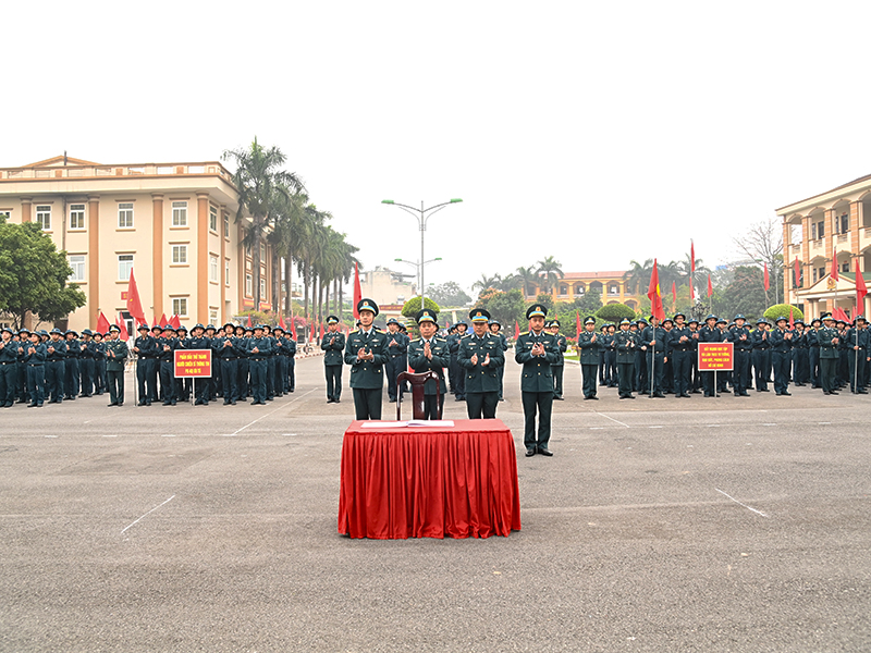 Lữ đo&agrave;n Th&ocirc;ng tin 26 khai mạc huấn luyện chiến sĩ mới năm 2026