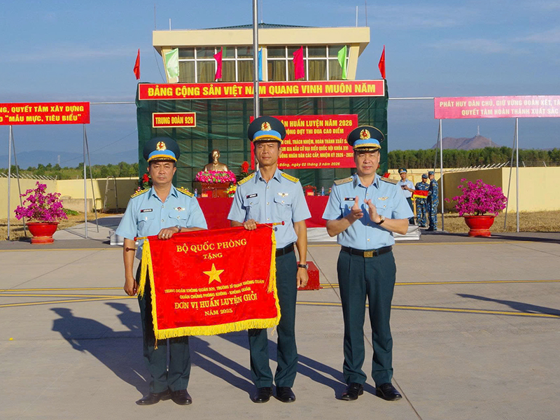 C&aacute;c đơn vị trong Qu&acirc;n chủng Ph&ograve;ng kh&ocirc;ng - Kh&ocirc;ng qu&acirc;n tổ chức Lễ ra qu&acirc;n huấn luyện năm 2026