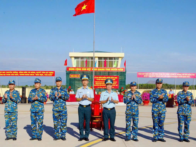 C&aacute;c đơn vị trong Qu&acirc;n chủng Ph&ograve;ng kh&ocirc;ng - Kh&ocirc;ng qu&acirc;n tổ chức Lễ ra qu&acirc;n huấn luyện năm 2026