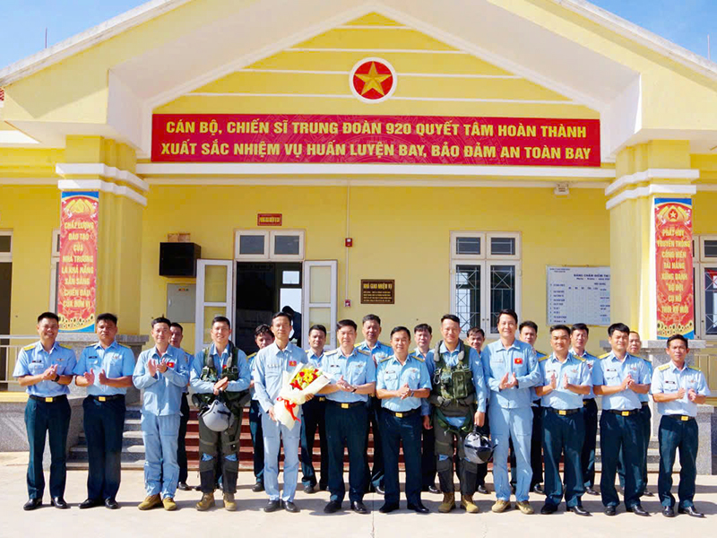 Trung đo&agrave;n 920 tổ chức th&agrave;nh c&ocirc;ng ban bay c&aacute;n bộ