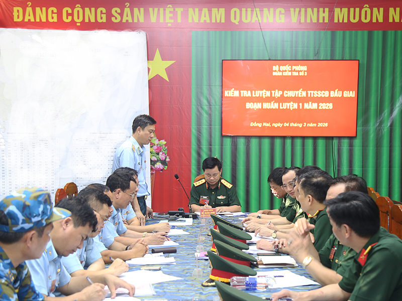 Bộ Quốc ph&ograve;ng kiểm tra luyện tập chuyển trạng th&aacute;i SSCĐ tại Sư đo&agrave;n 367