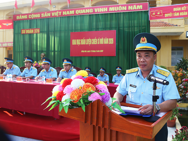 Sư đo&agrave;n 370 khai mạc huấn luyện chiến sĩ mới năm 2026