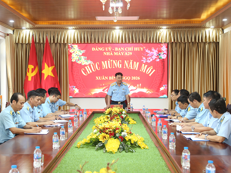 Qu&acirc;n chủng kiểm tra v&agrave; ch&uacute;c tết Nh&agrave; m&aacute;y A29