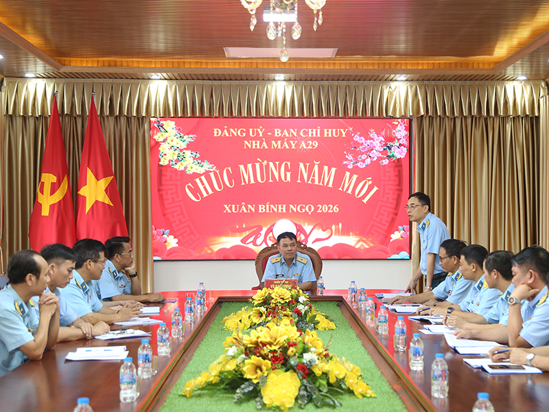 Qu&acirc;n chủng kiểm tra v&agrave; ch&uacute;c tết Nh&agrave; m&aacute;y A29