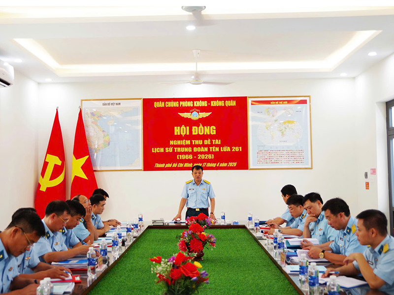 Qu&acirc;n chủng Ph&ograve;ng kh&ocirc;ng - Kh&ocirc;ng qu&acirc;n nghiệm thu đề t&agrave;i &ldquo;Lịch sử Trung đo&agrave;n T&ecirc;n lửa 261&rdquo; v&agrave; &ldquo;Lịch sử Trung đo&agrave;n T&ecirc;n lửa 263&rdquo;