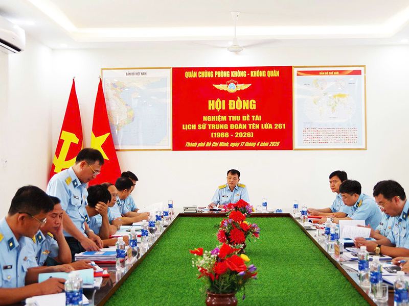 Qu&acirc;n chủng Ph&ograve;ng kh&ocirc;ng - Kh&ocirc;ng qu&acirc;n nghiệm thu đề t&agrave;i &ldquo;Lịch sử Trung đo&agrave;n T&ecirc;n lửa 261&rdquo; v&agrave; &ldquo;Lịch sử Trung đo&agrave;n T&ecirc;n lửa 263&rdquo;