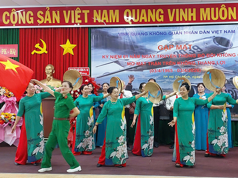 Gặp mặt kỷ niệm 61 năm ng&agrave;y Kh&ocirc;ng qu&acirc;n nh&acirc;n d&acirc;n Việt Nam ra qu&acirc;n đ&aacute;nh thắng trận đầu